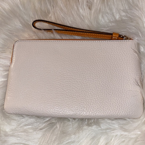 Coach Cream Wristlet Bag - Picture 2 of 4